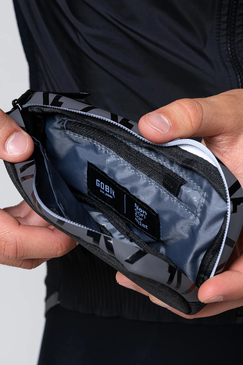 FUNDA DE MOVIL ESSENTIAL 2.0 TRUE BLACK