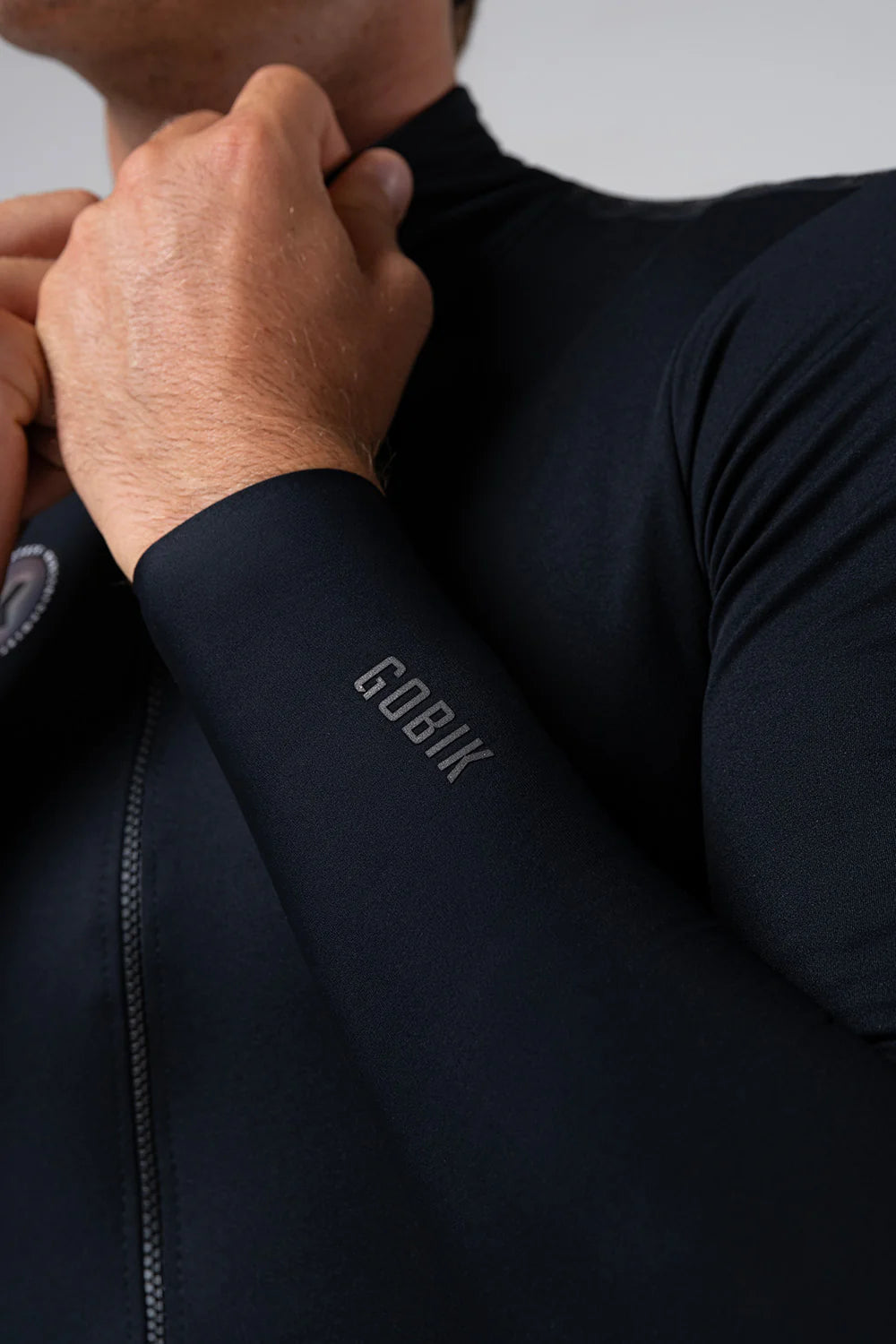 MANGUITOS LIGEROS TERMICOS HARU 2.0 UNISEX PITCH BLACK