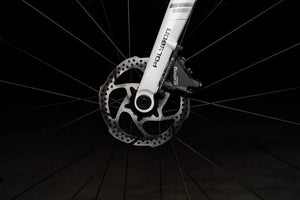 Bicicleta Ruta Polygon Strattos S4D White/Blk - Tiagra 10V