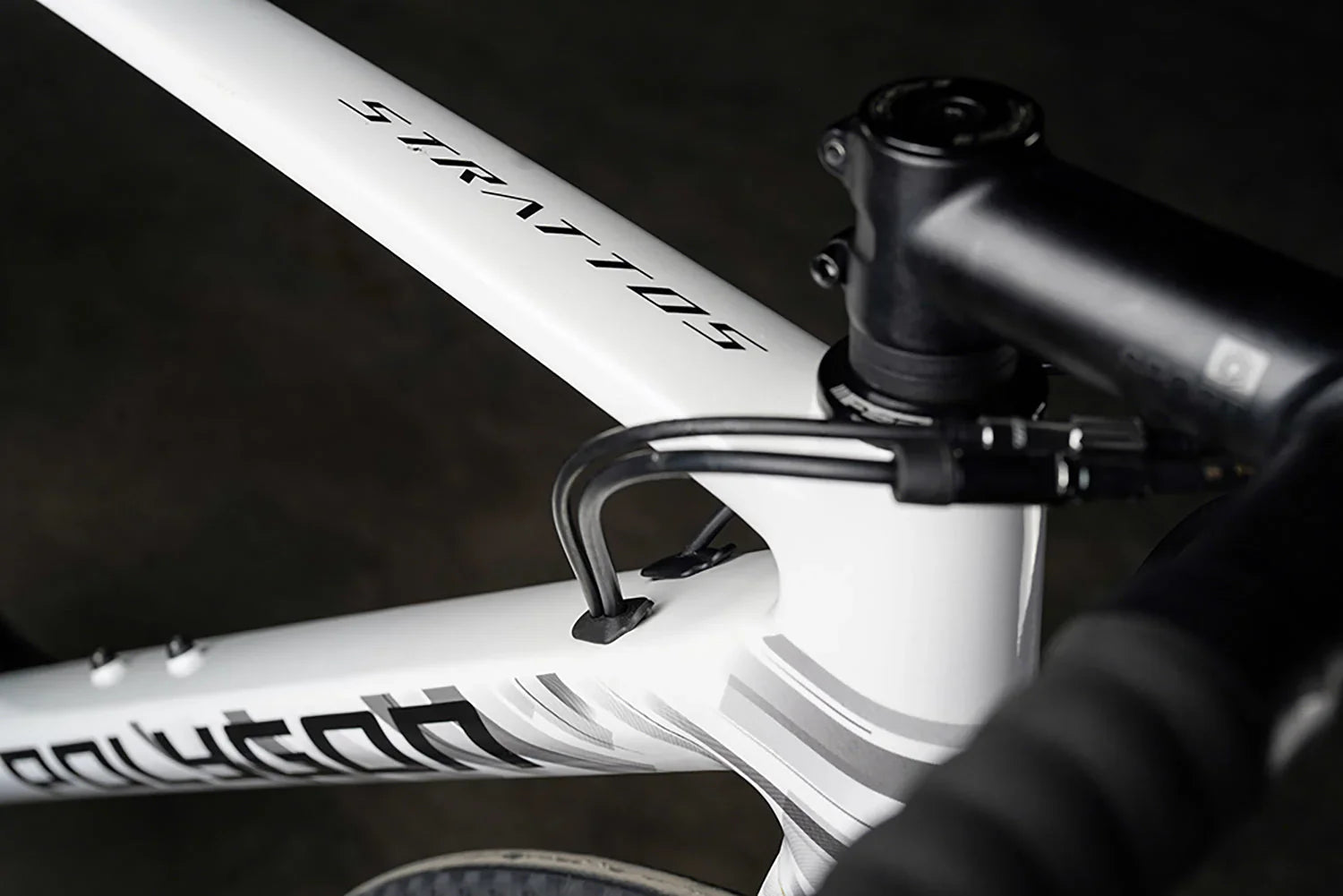 Bicicleta Ruta Polygon Strattos S4D White/Blk - Tiagra 10V