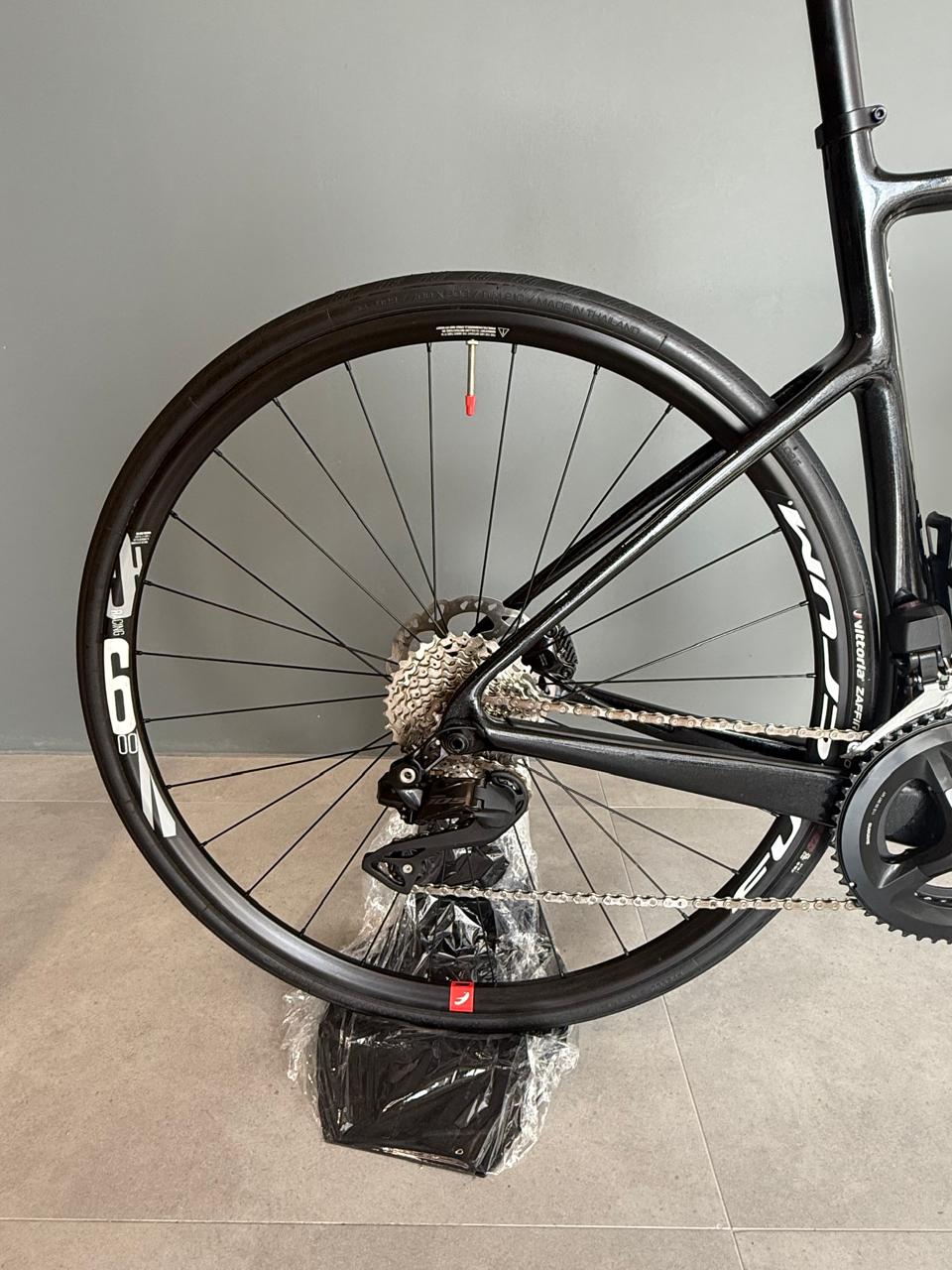 Bicicleta Cervélo Caledonia shimano 105 Di2 12v - usada